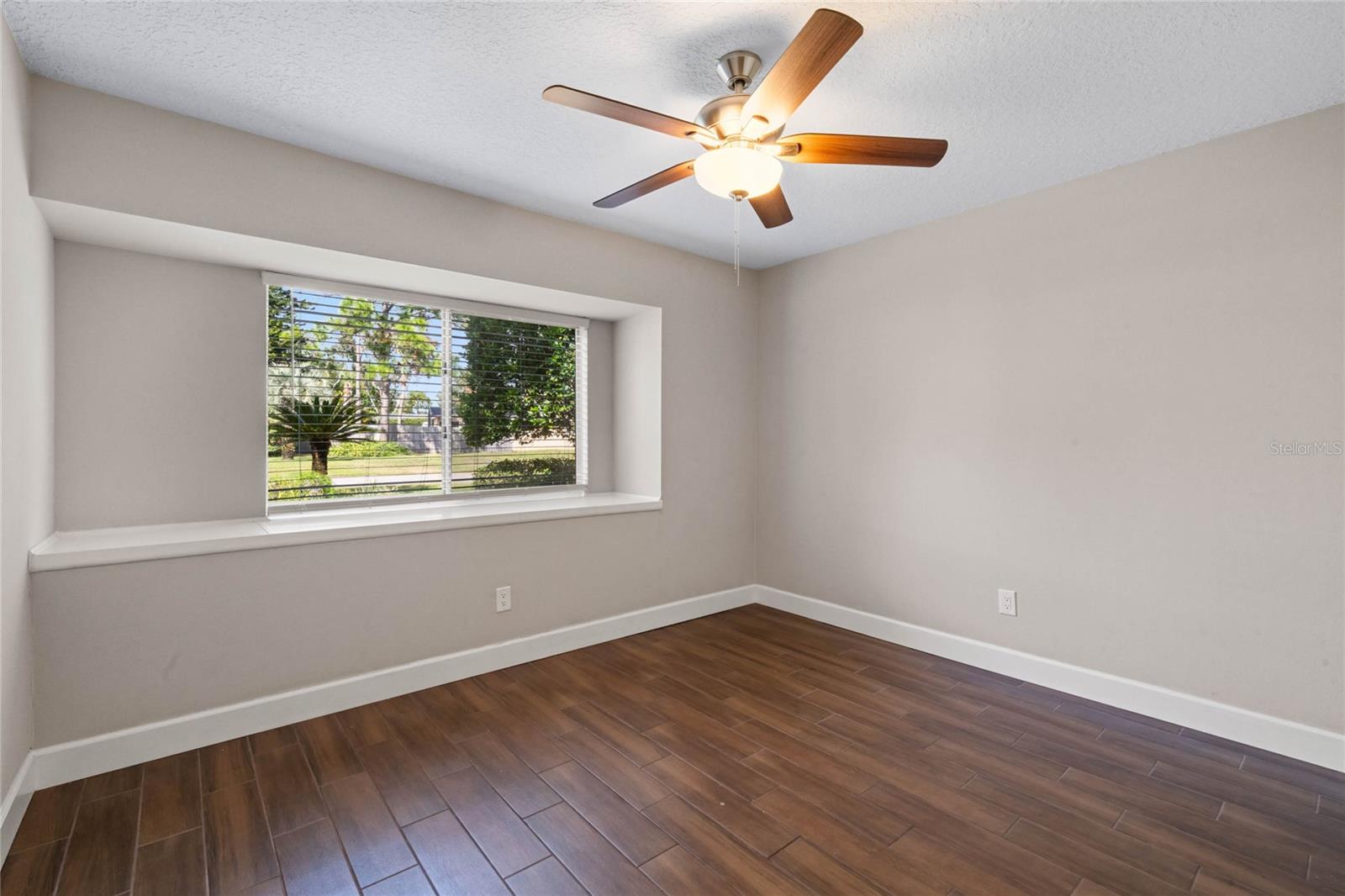 Image 14 of 20 For 385 Crossbeam Drive