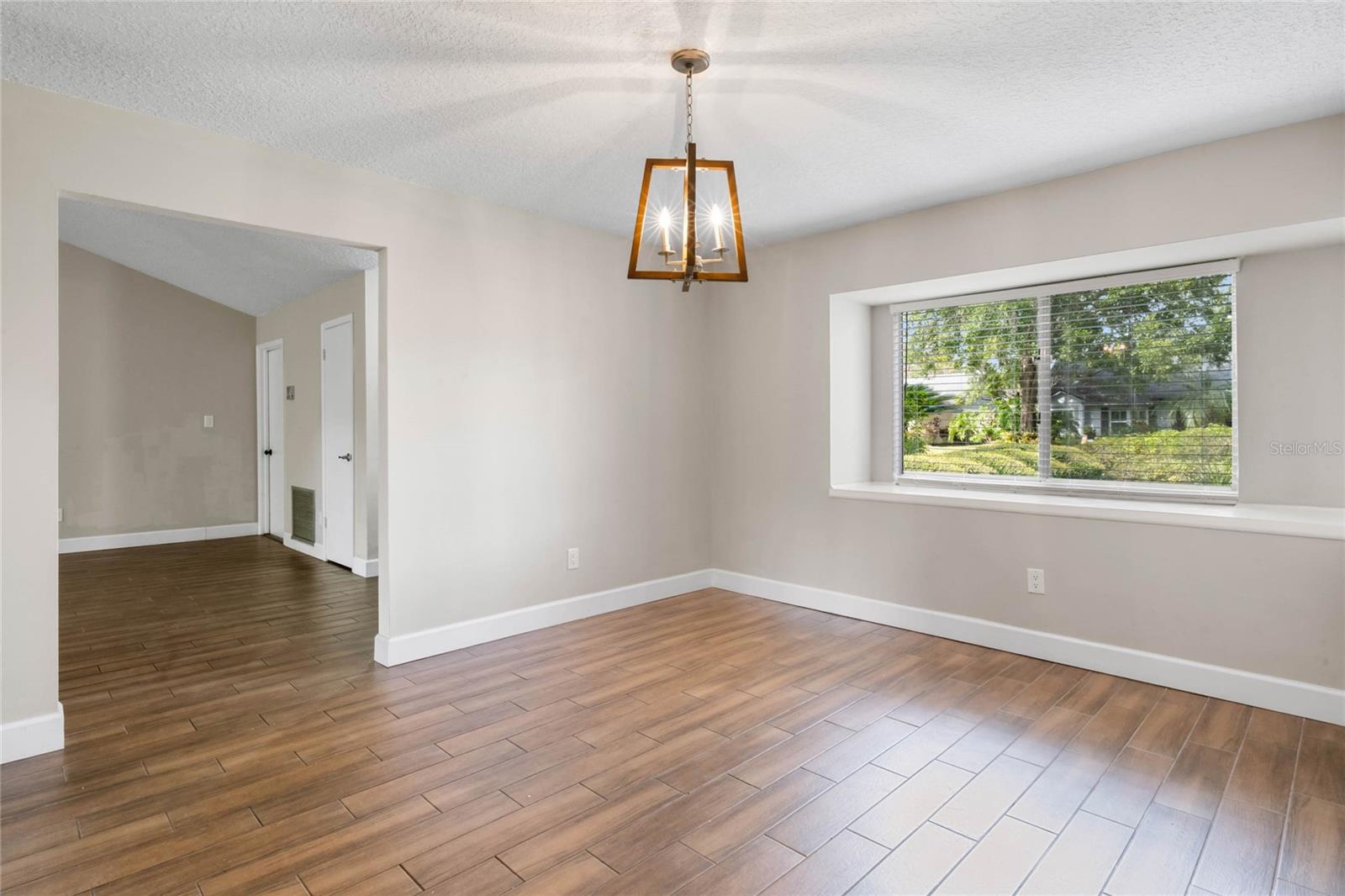 Image 2 of 20 For 385 Crossbeam Drive