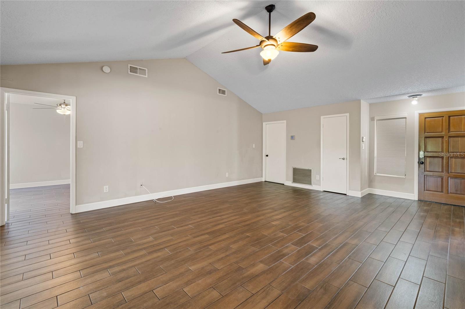 Image 6 of 20 For 385 Crossbeam Drive