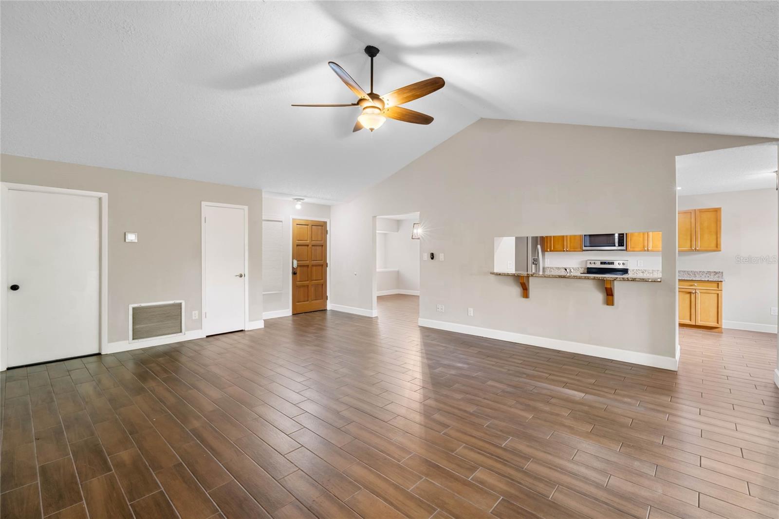 Image 7 of 20 For 385 Crossbeam Drive