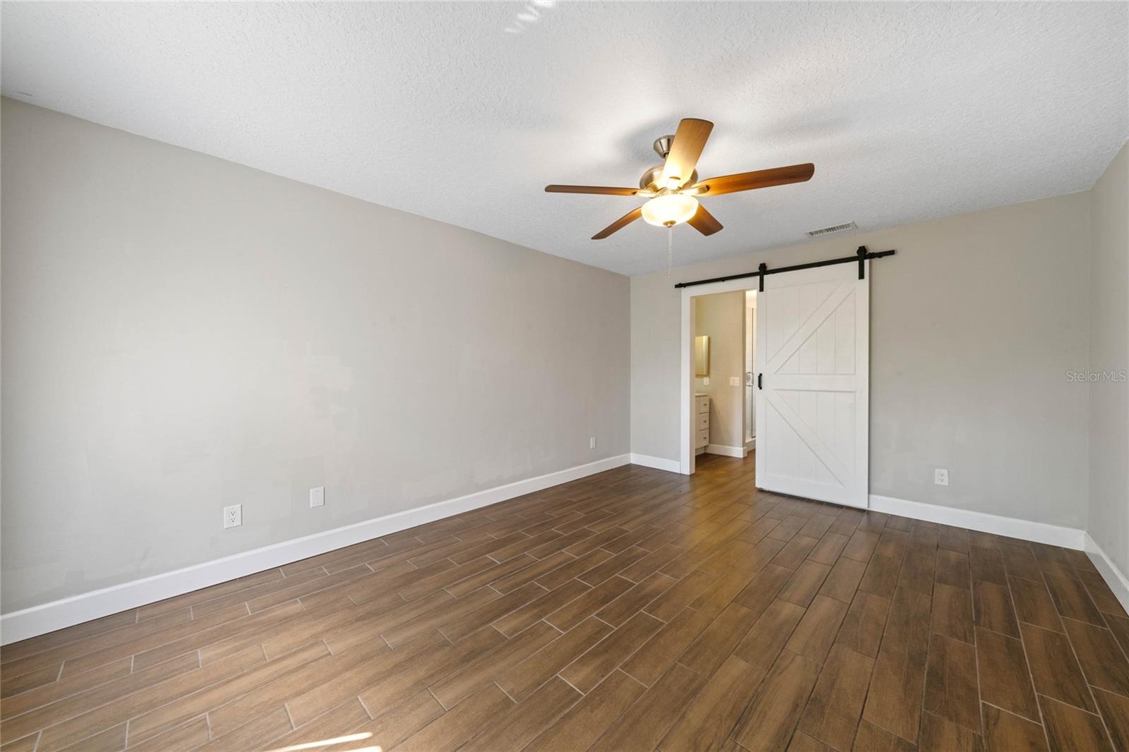 Image 8 of 20 For 385 Crossbeam Drive