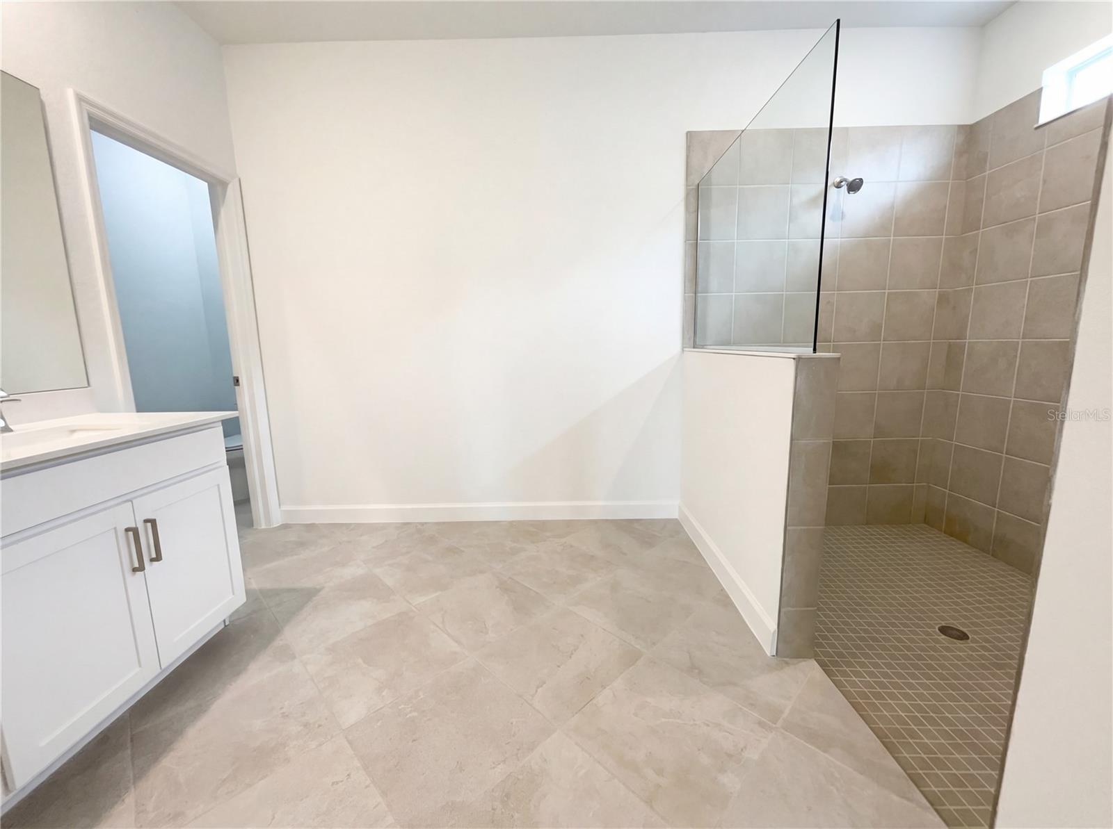 Image 21 of 36 For 7863 Lakes Edge Lane