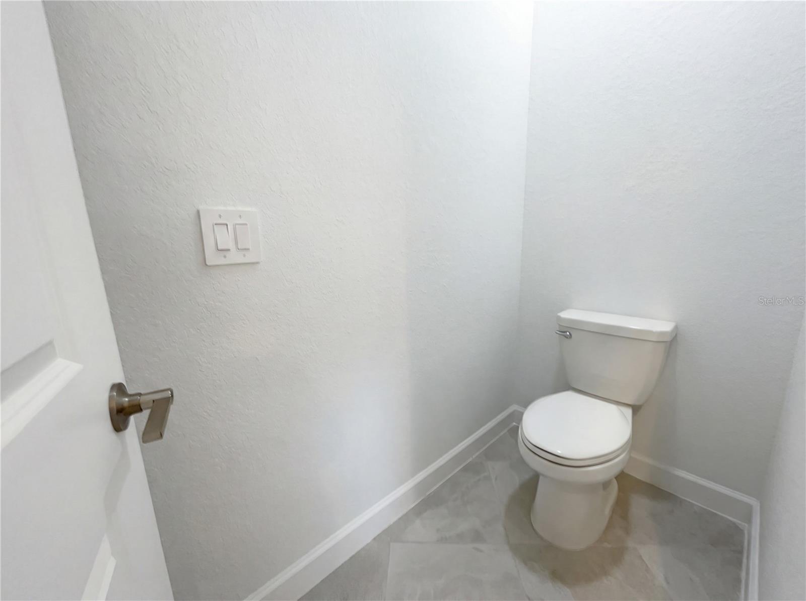 Image 25 of 36 For 7863 Lakes Edge Lane