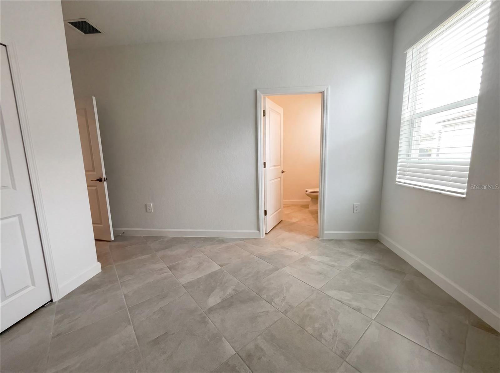 Image 29 of 36 For 7863 Lakes Edge Lane