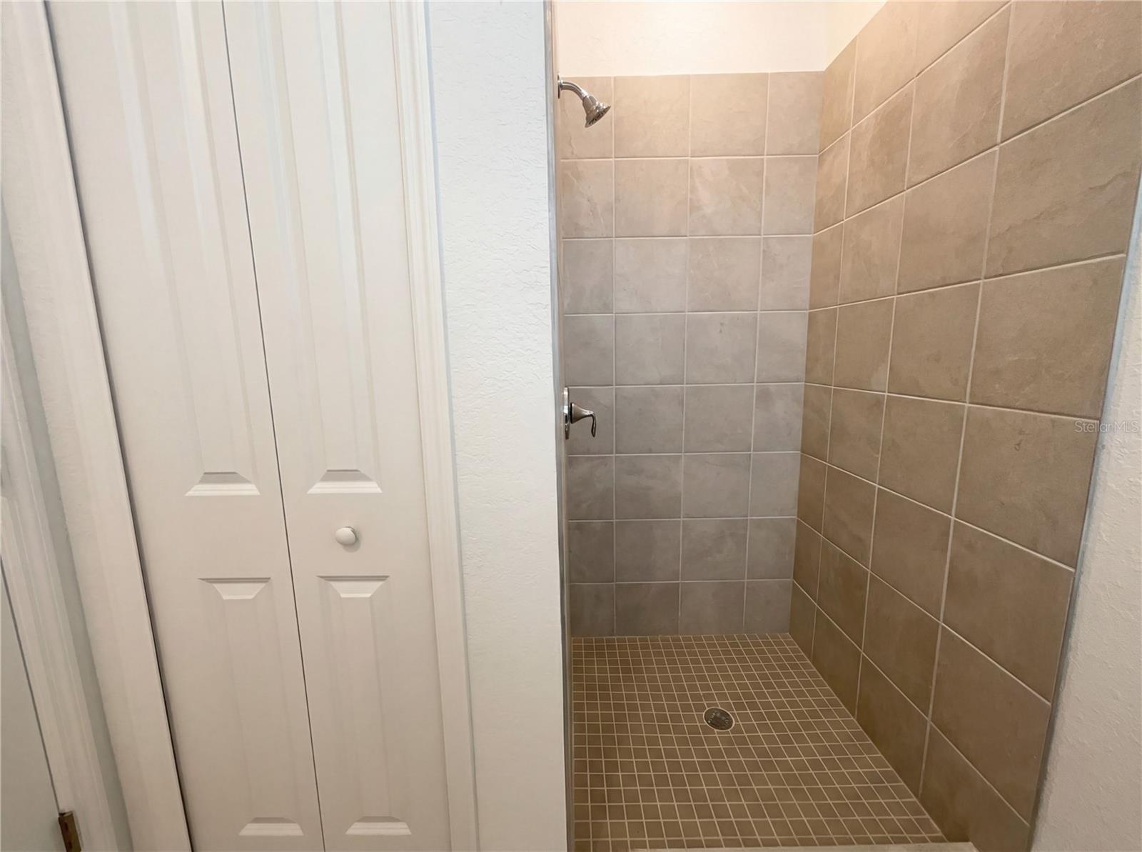 Image 31 of 36 For 7863 Lakes Edge Lane