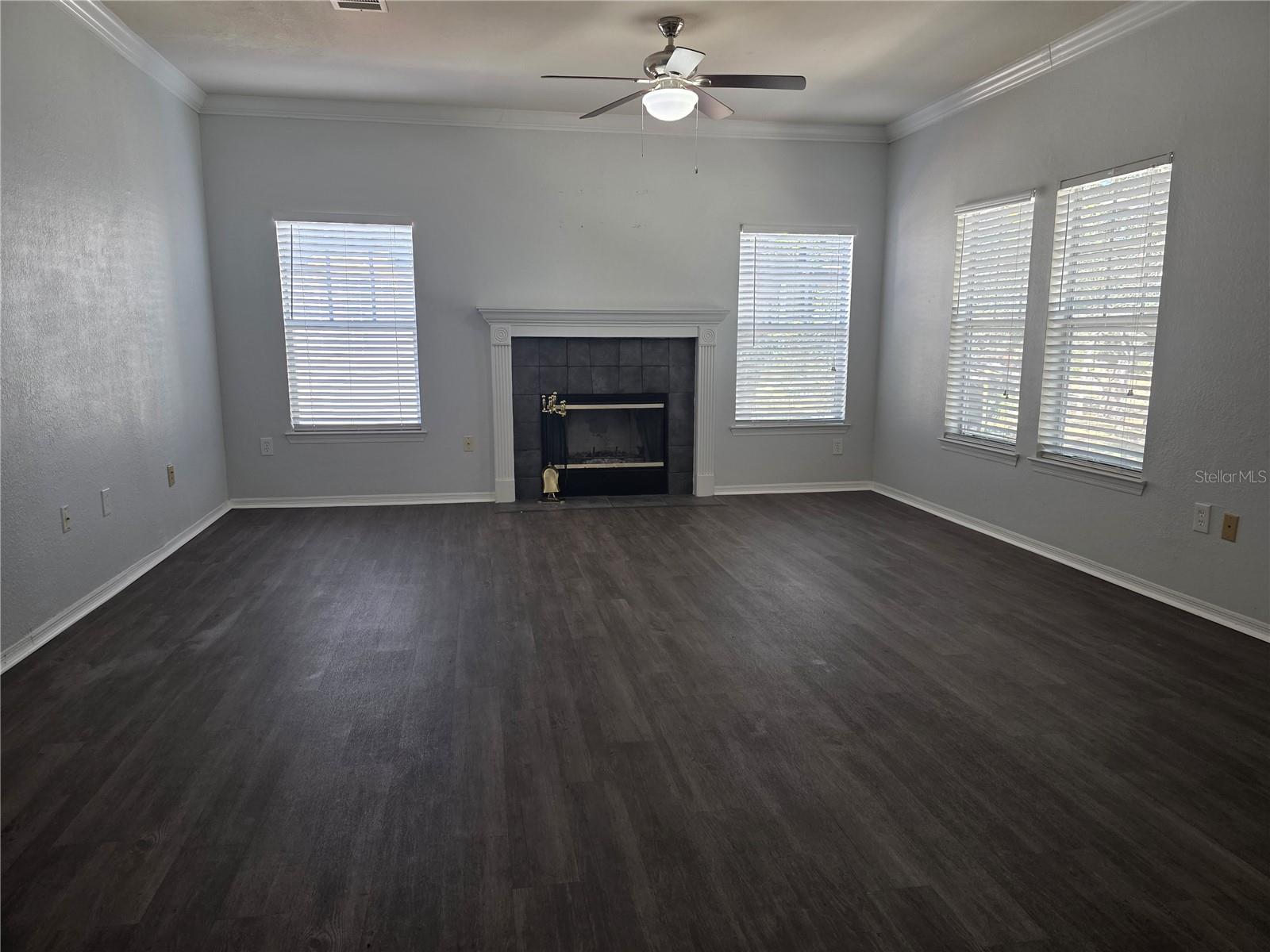 Image 10 of 29 For 191 Villa Di Este Terrace 205