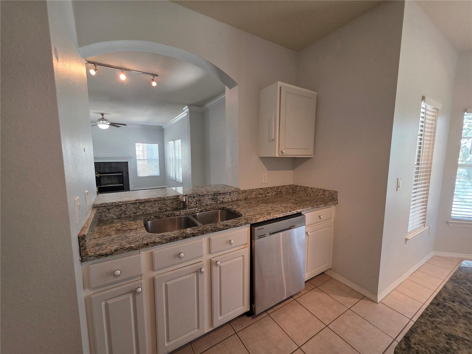 Image 13 of 29 For 191 Villa Di Este Terrace 205