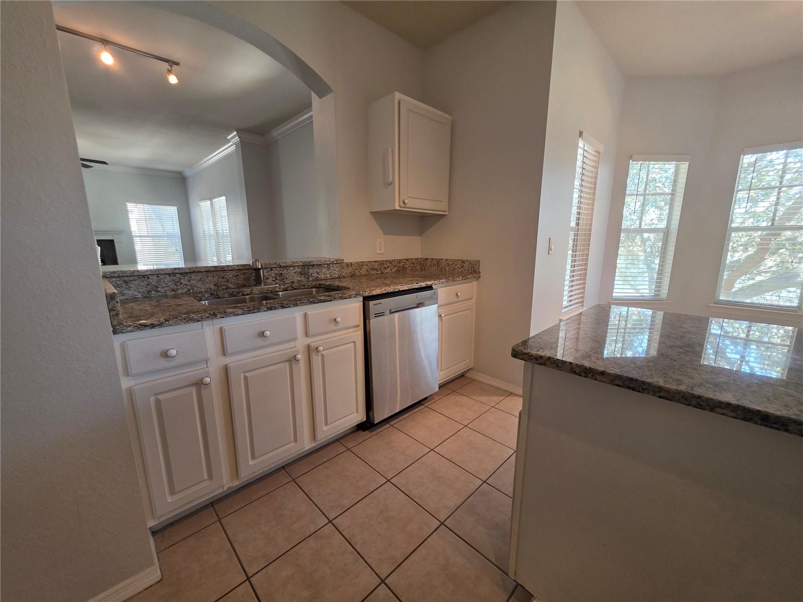 Image 14 of 29 For 191 Villa Di Este Terrace 205