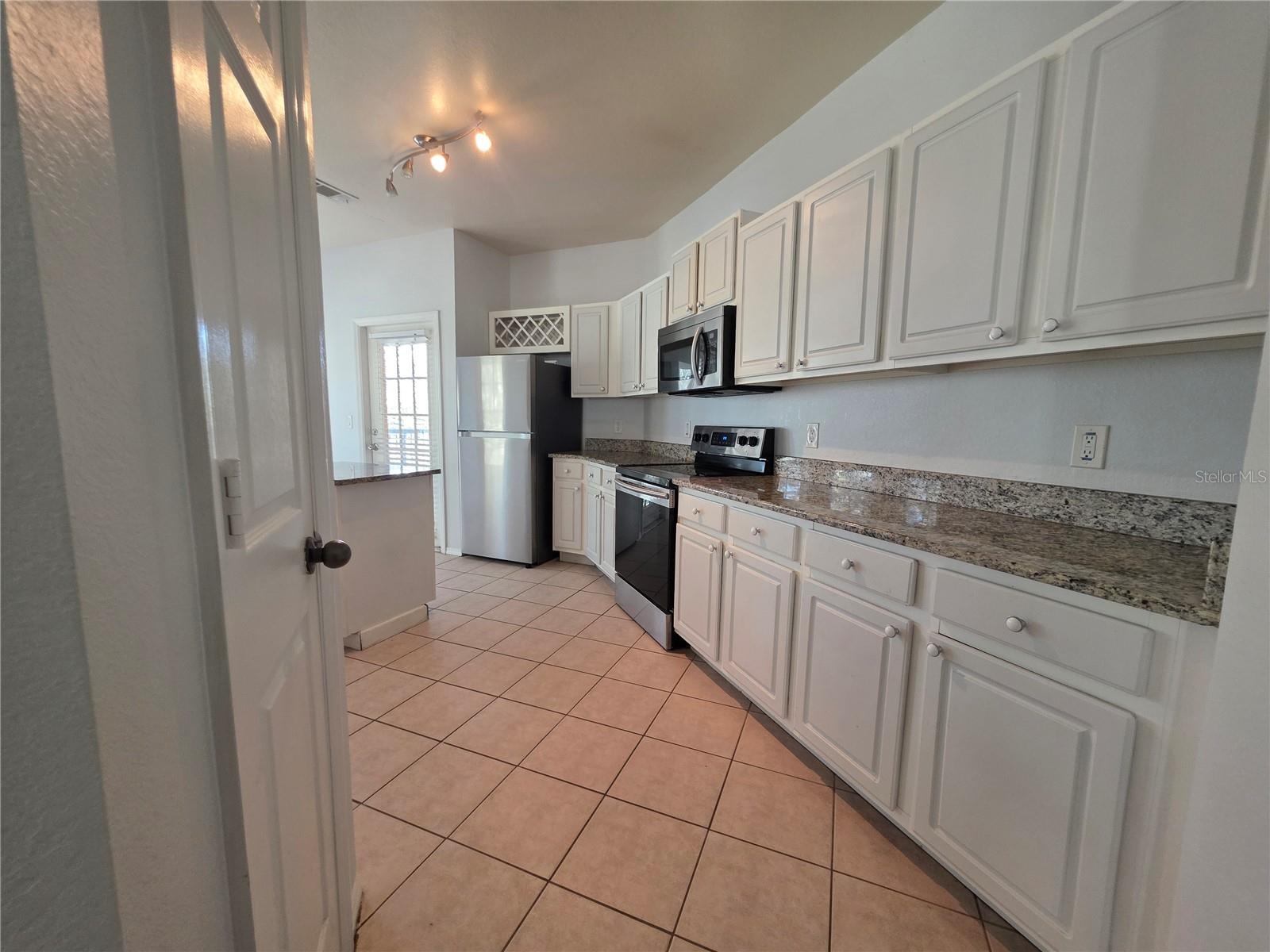 Image 15 of 29 For 191 Villa Di Este Terrace 205