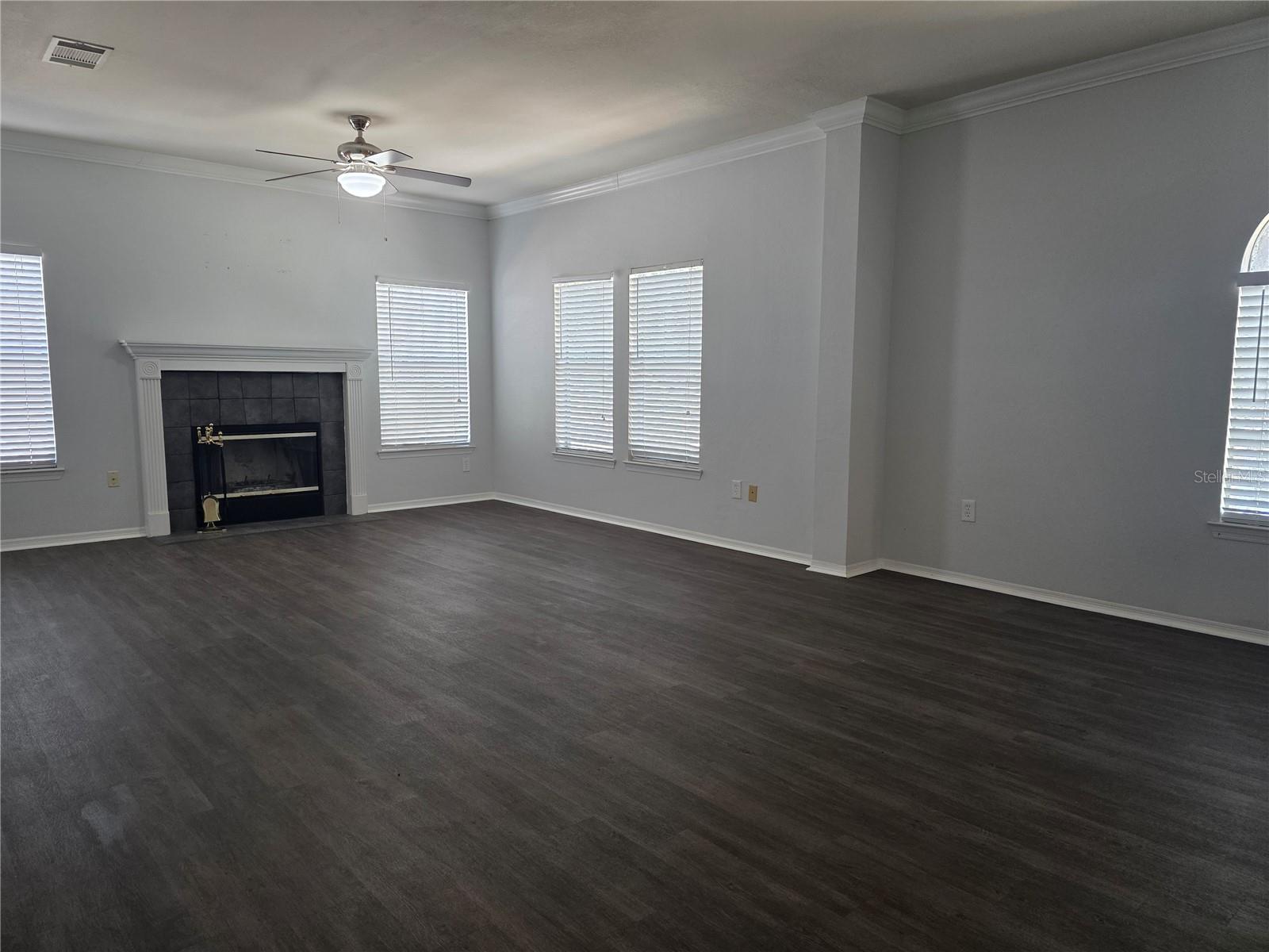 Image 4 of 29 For 191 Villa Di Este Terrace 205