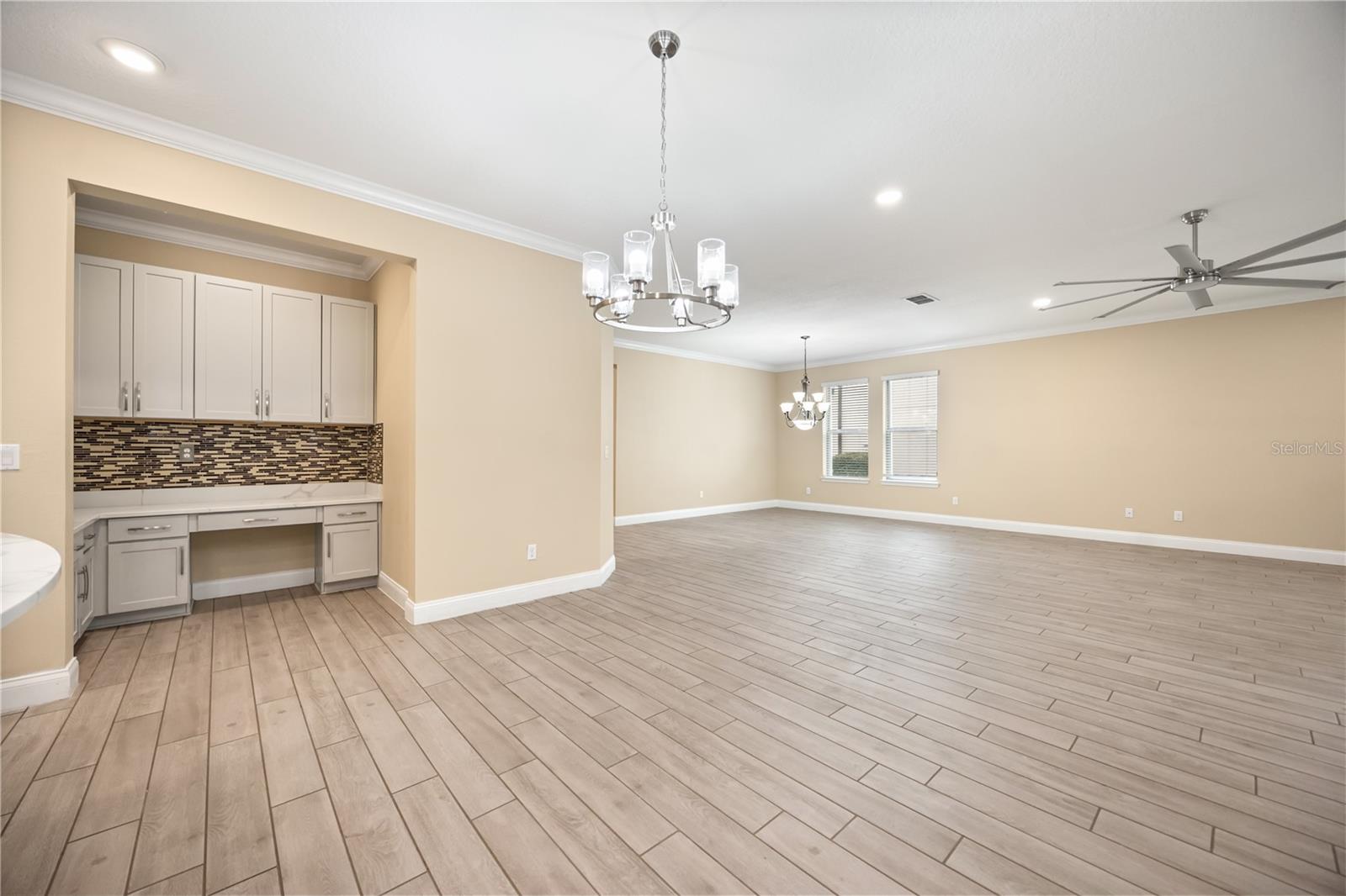 Image 13 of 61 For 8324 Vivaro Isle Way