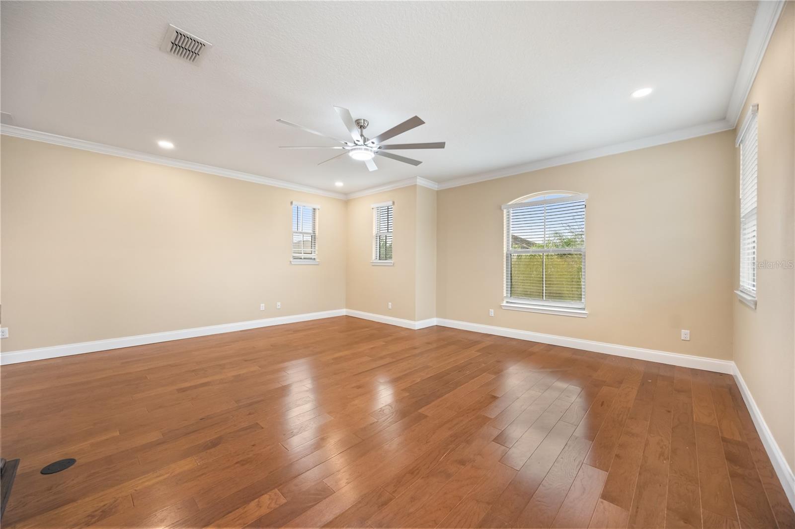 Image 49 of 61 For 8324 Vivaro Isle Way