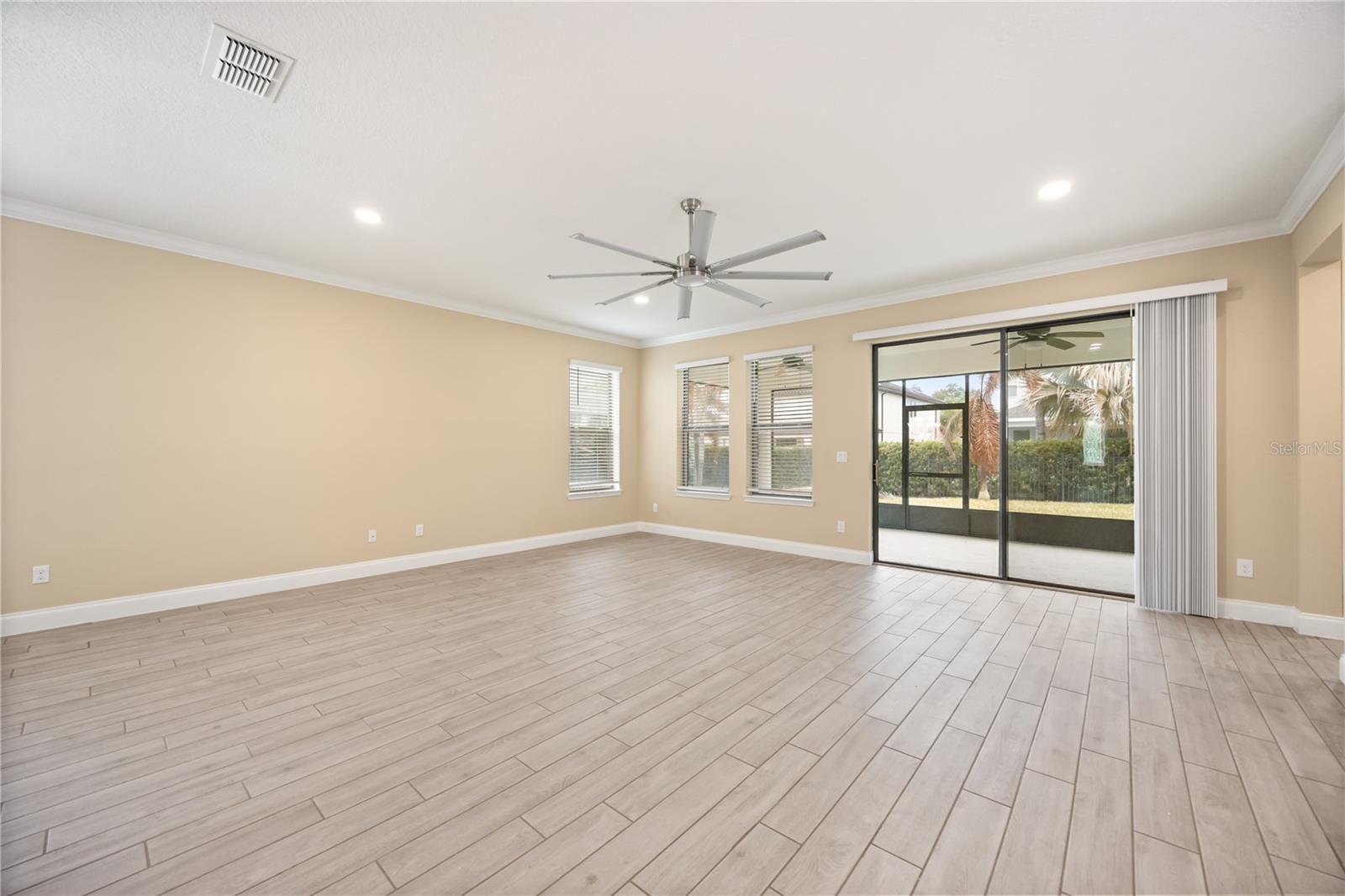 Image 8 of 61 For 8324 Vivaro Isle Way