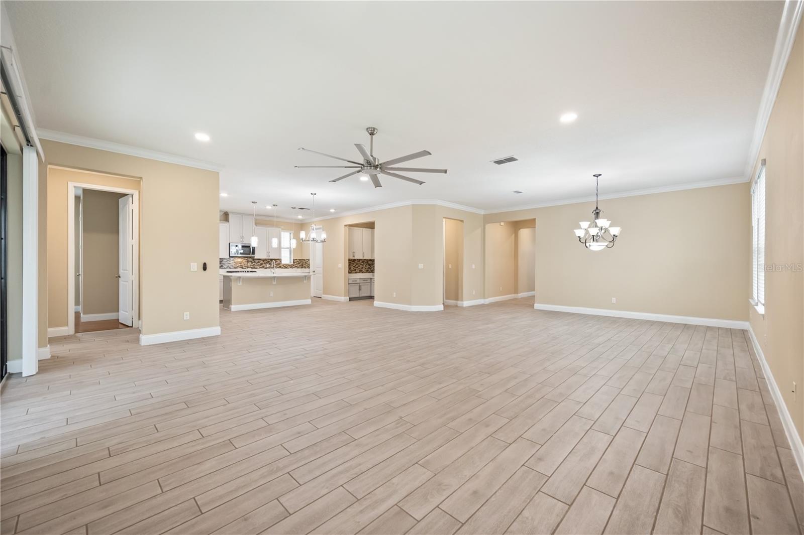 Image 9 of 61 For 8324 Vivaro Isle Way