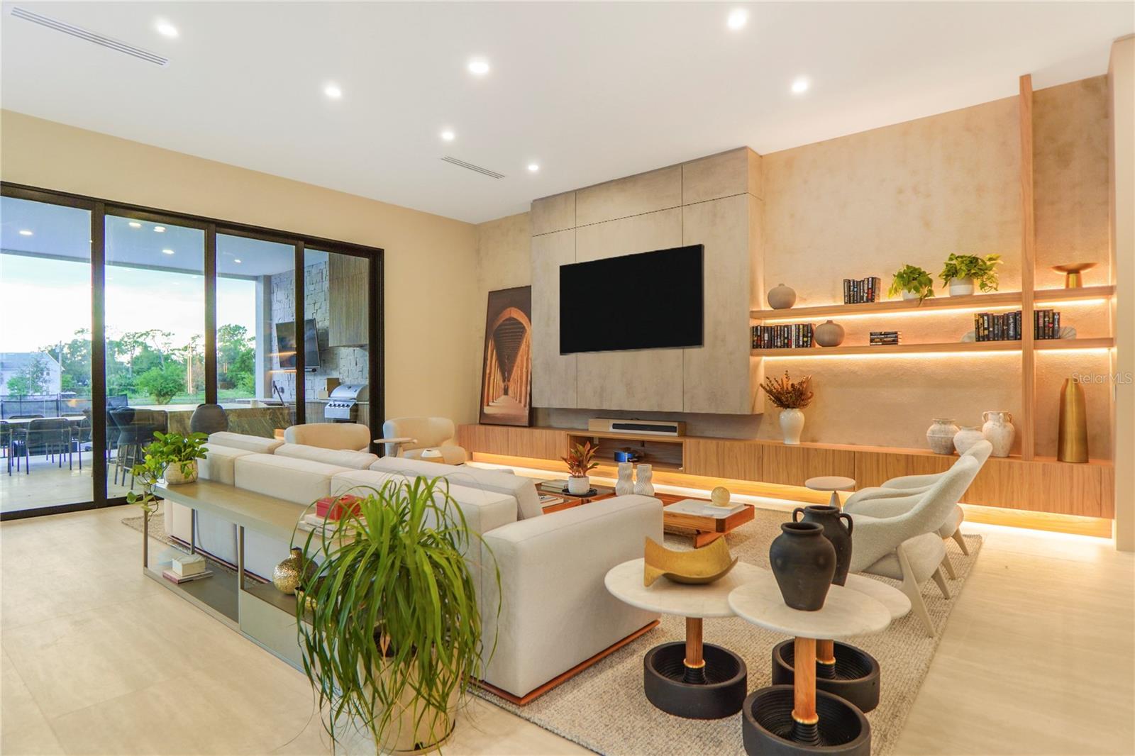 Listing photo id 8 for 6208 Winter Garden Vineland Road