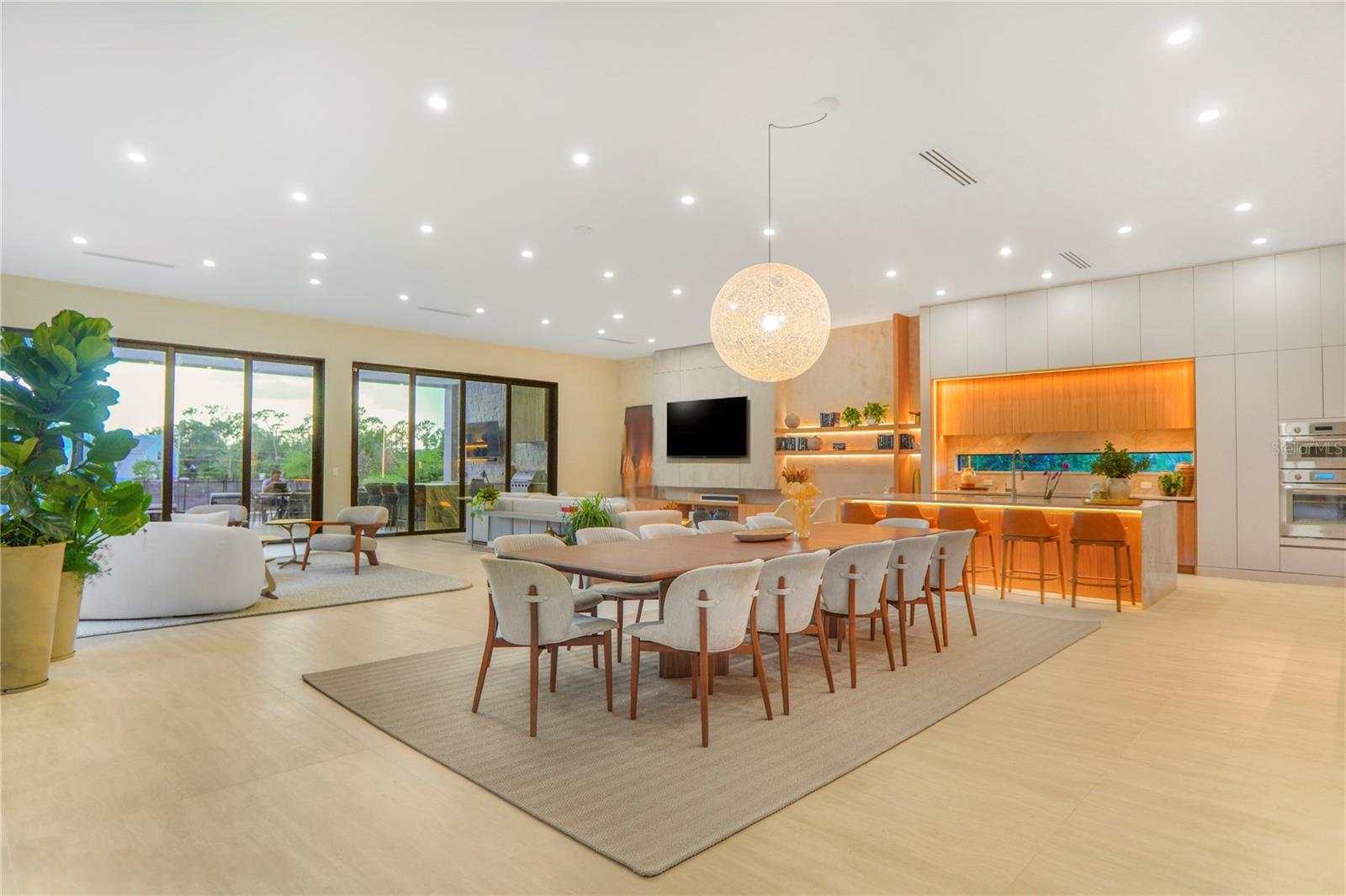 Listing photo id 11 for 6208 Winter Garden Vineland Road