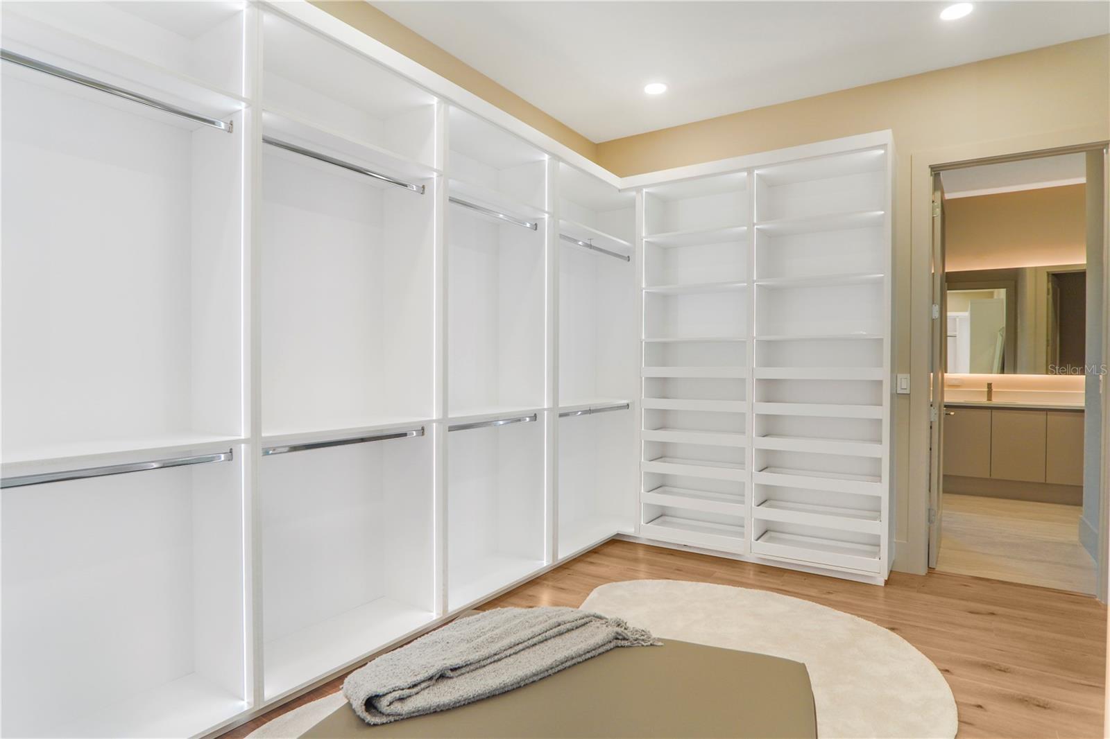 Listing photo id 17 for 6208 Winter Garden Vineland Road