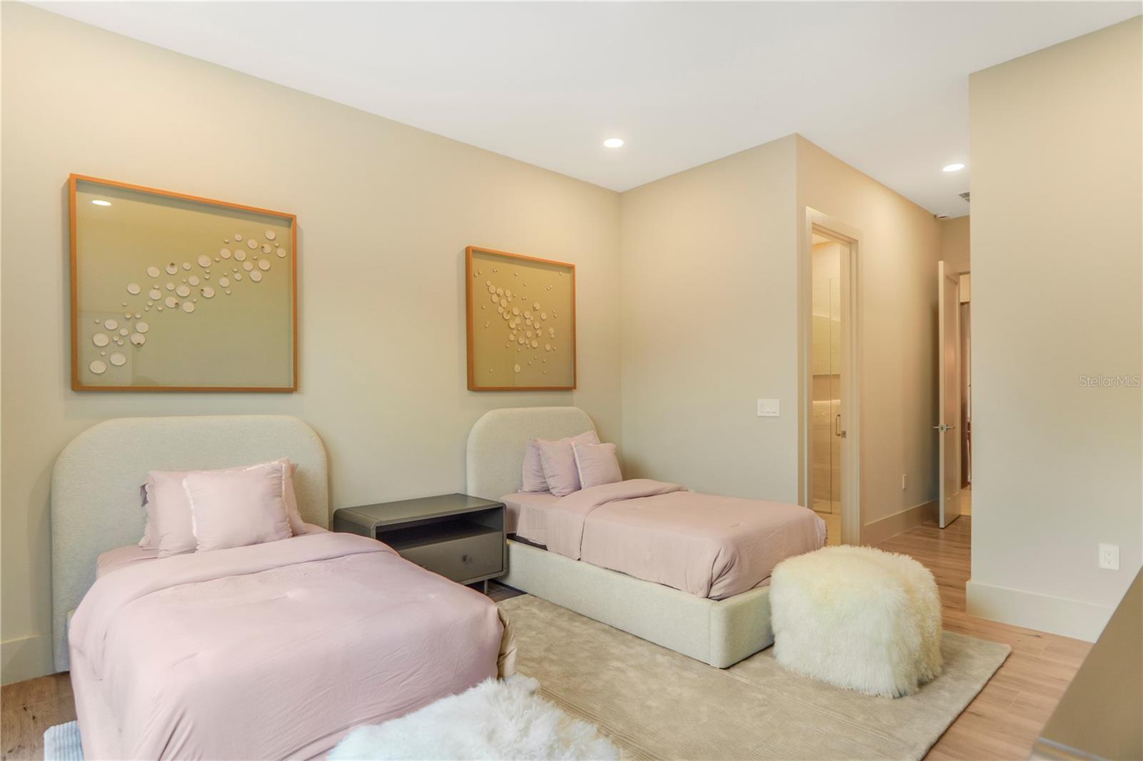 Listing photo id 25 for 6208 Winter Garden Vineland Road