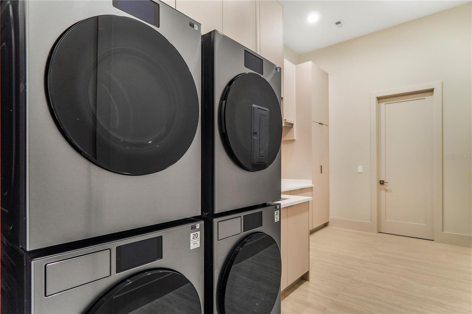 Listing photo id 48 for 6208 Winter Garden Vineland Road