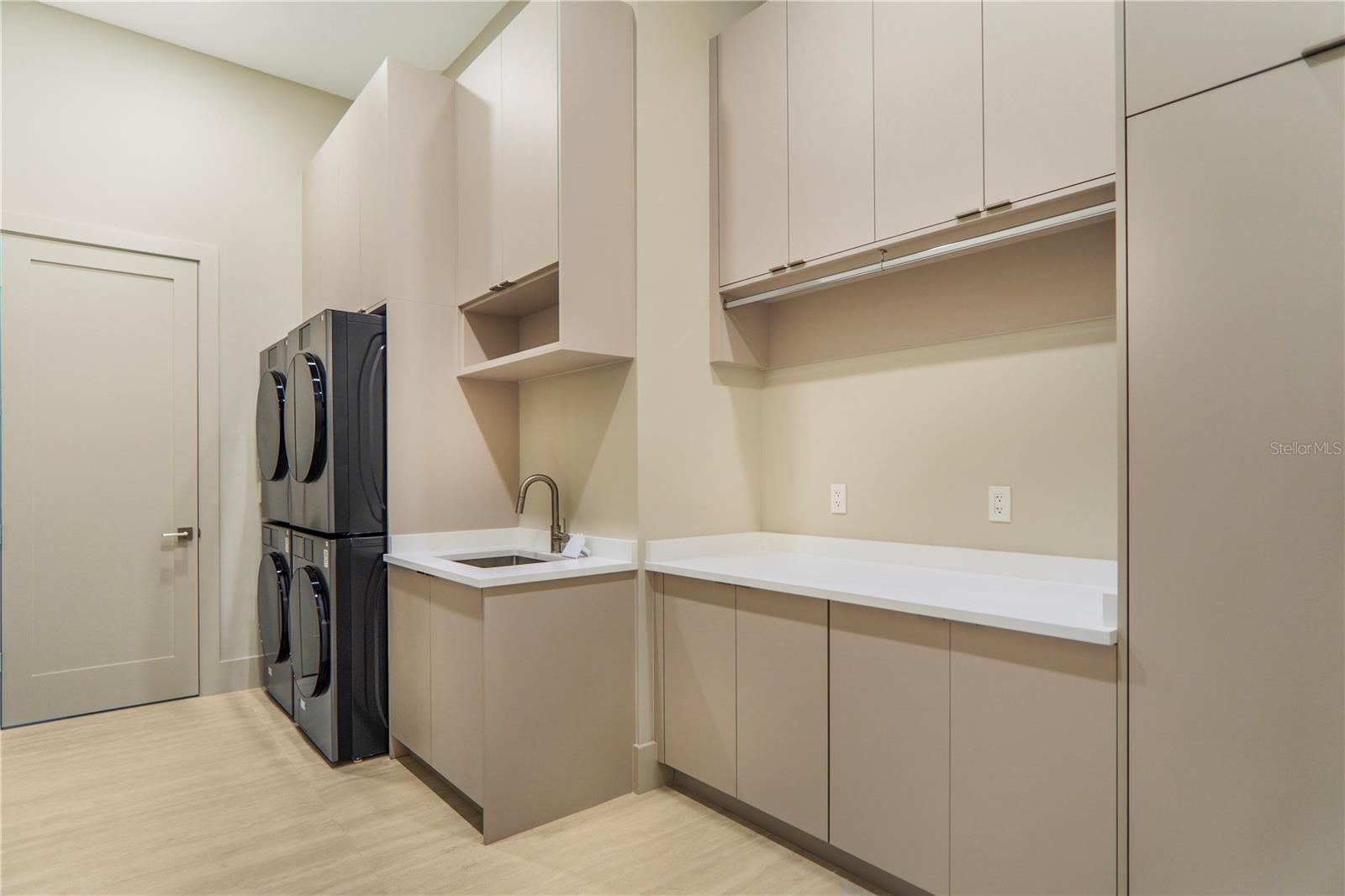 Listing photo id 49 for 6208 Winter Garden Vineland Road