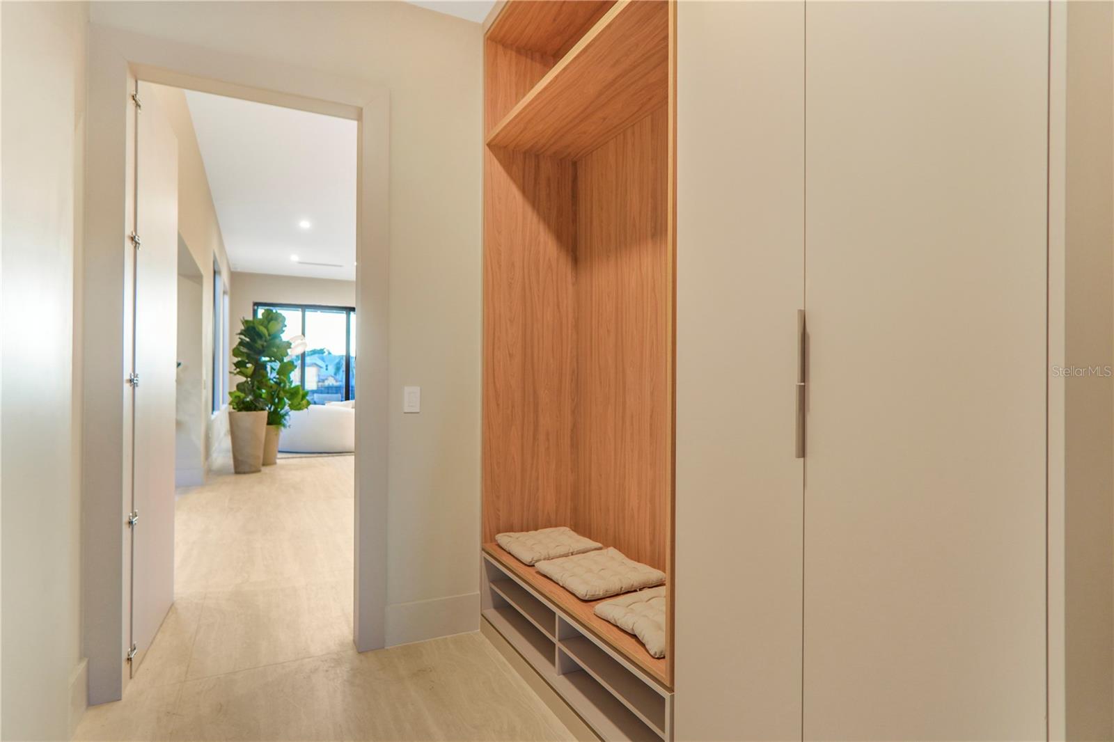 Listing photo id 50 for 6208 Winter Garden Vineland Road