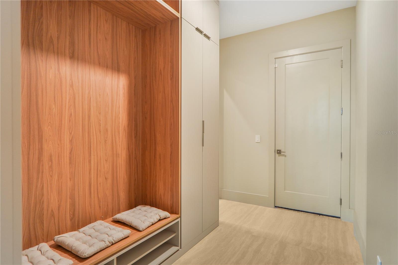 Listing photo id 51 for 6208 Winter Garden Vineland Road