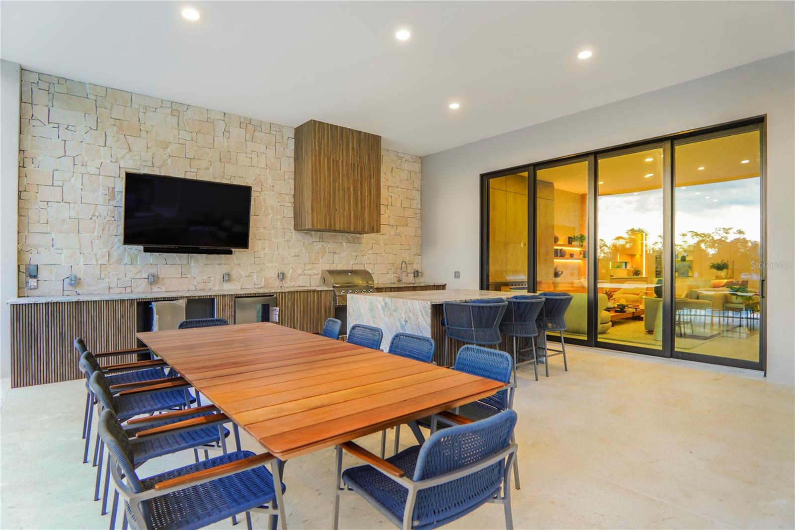 Listing photo id 54 for 6208 Winter Garden Vineland Road