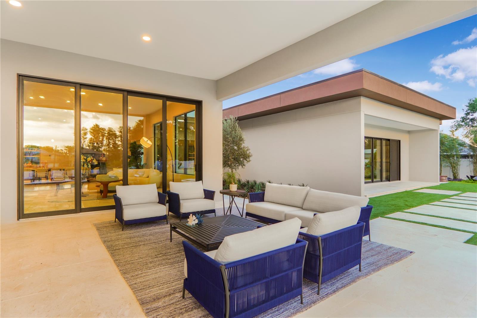 Listing photo id 56 for 6208 Winter Garden Vineland Road