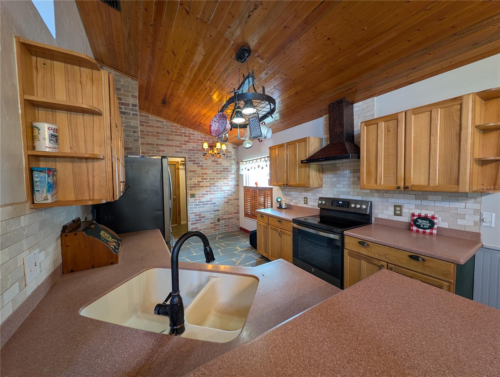 Image 12 of 27 For 8718 Fort Shea Avenue