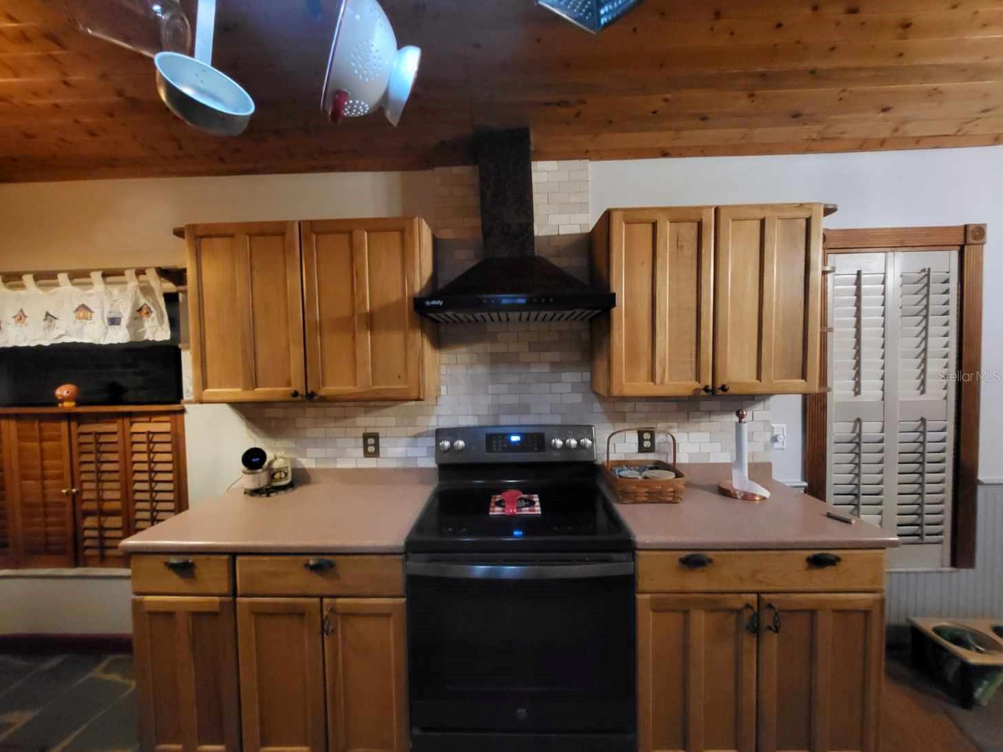 Image 13 of 27 For 8718 Fort Shea Avenue