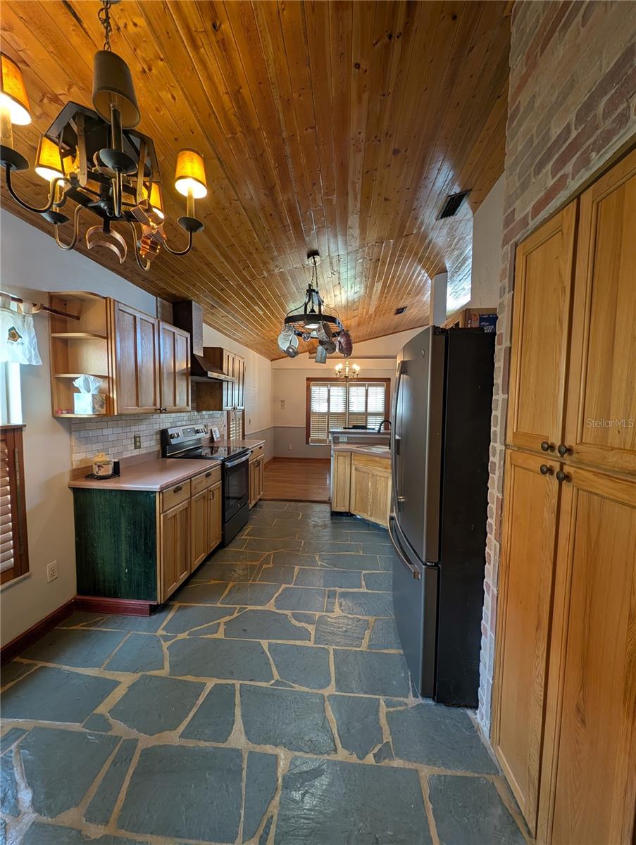 Image 14 of 27 For 8718 Fort Shea Avenue