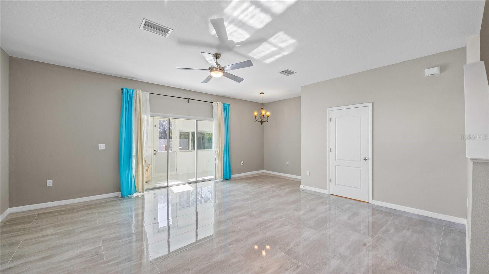 Image 4 of 35 For 12843 Buffalo Run Drive