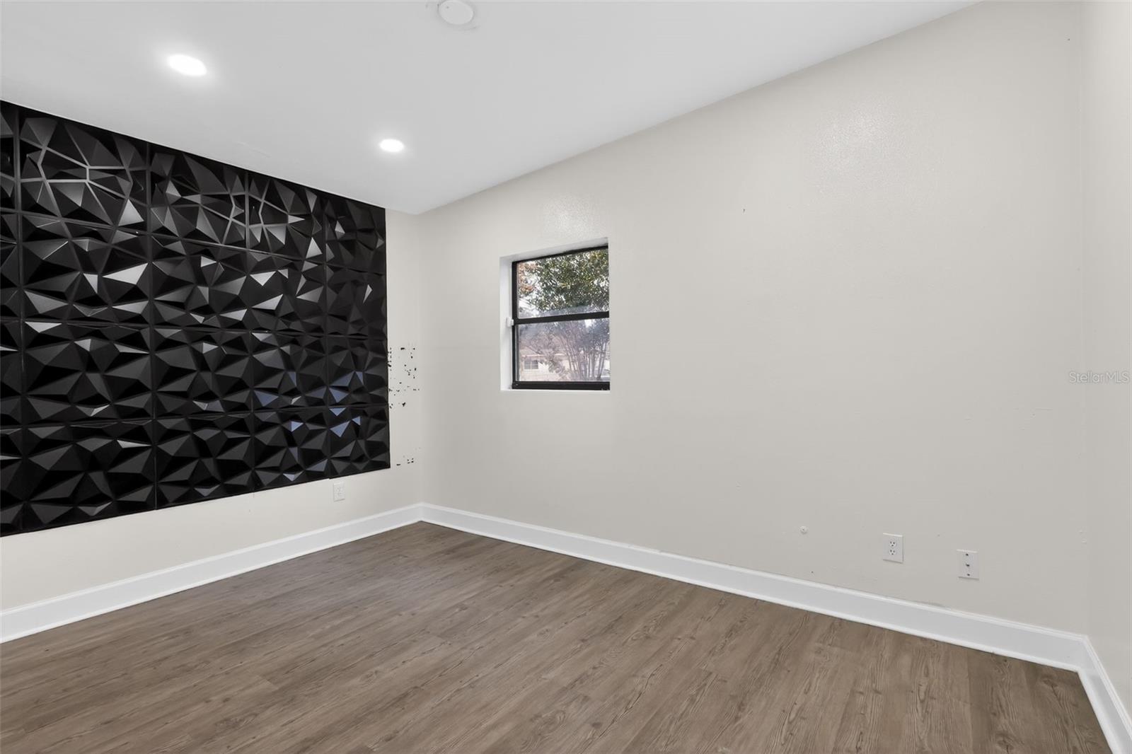 Image 10 of 21 For 6020 Harwood Avenue