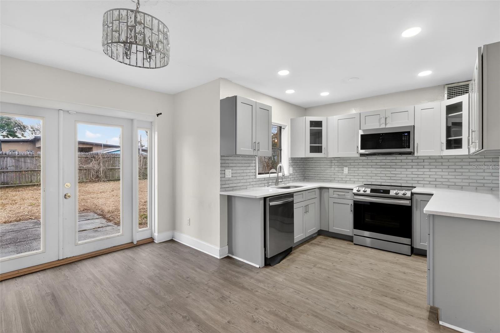 Image 11 of 21 For 6020 Harwood Avenue