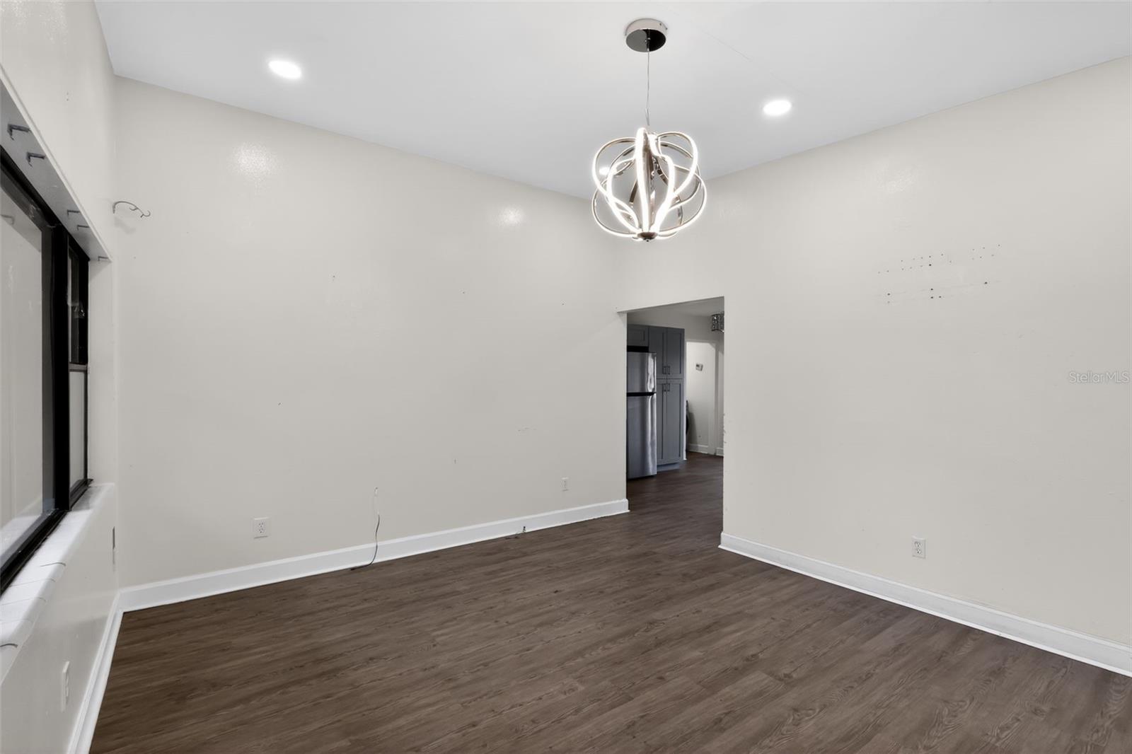 Image 9 of 21 For 6020 Harwood Avenue