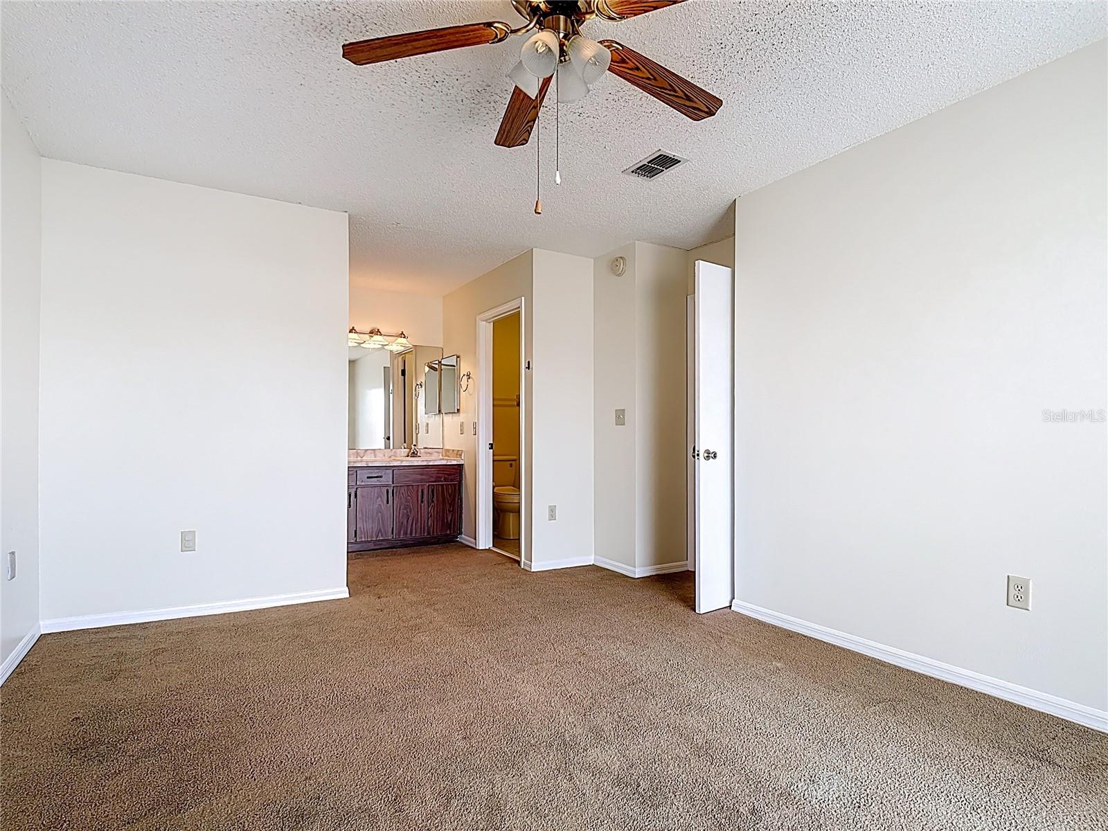 Image 18 of 32 For 467 Hunter Circle