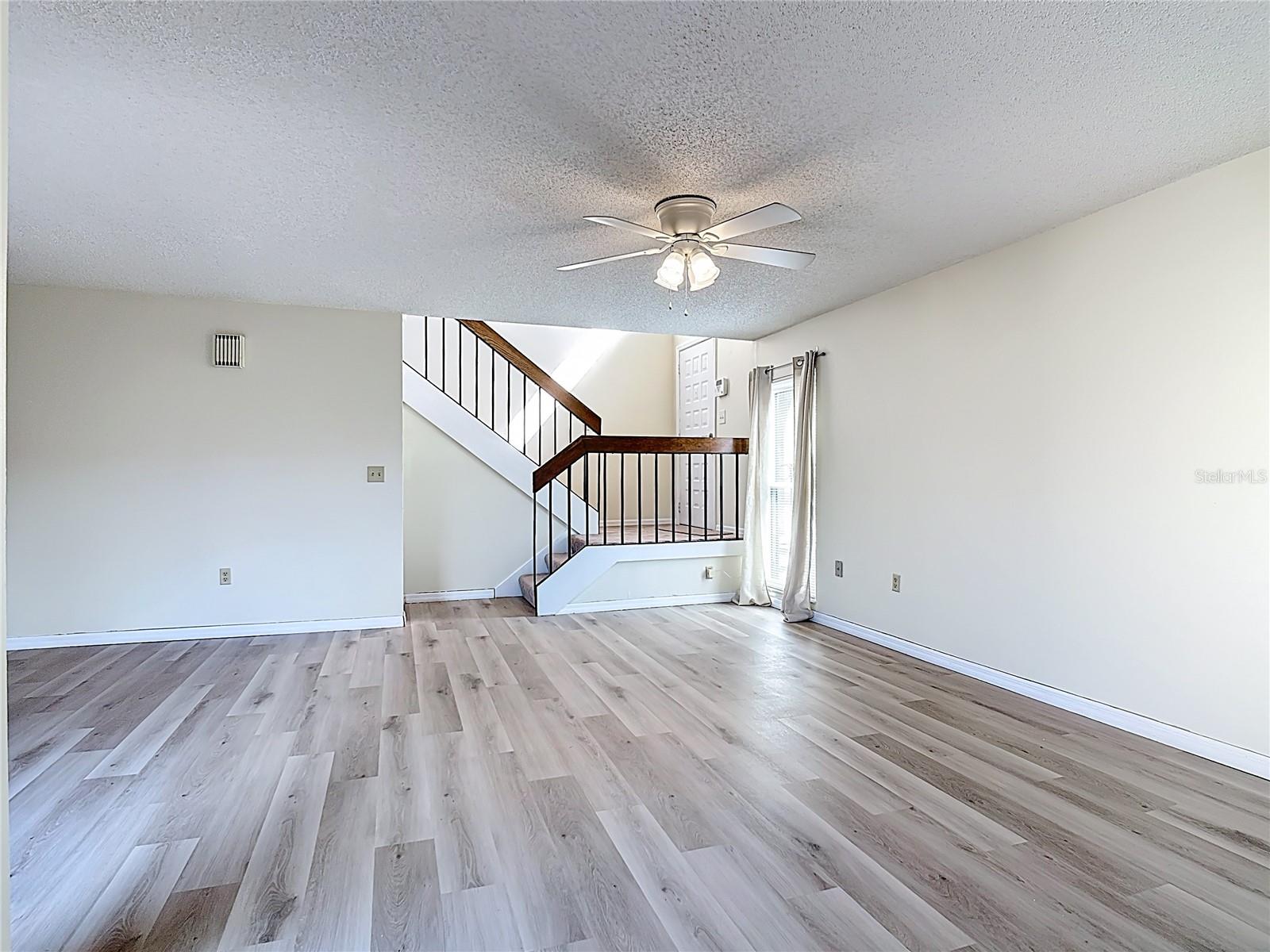 Image 6 of 32 For 467 Hunter Circle