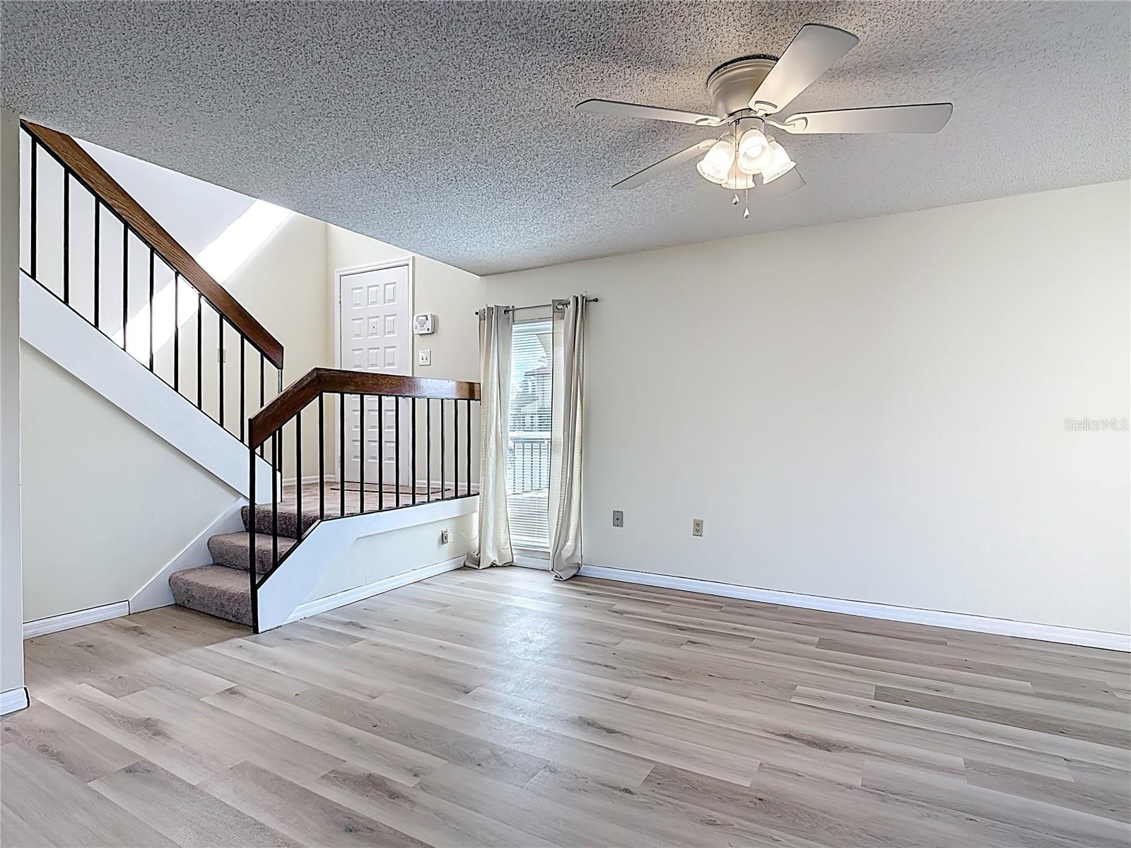 Image 7 of 32 For 467 Hunter Circle