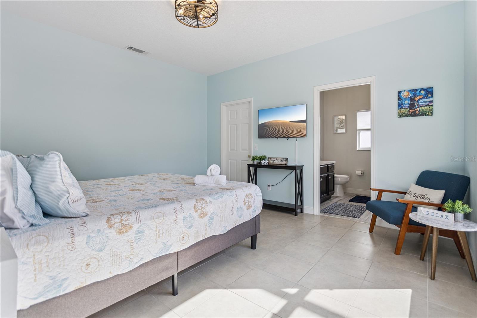 Image 17 of 33 For 511 Jaybee Avenue