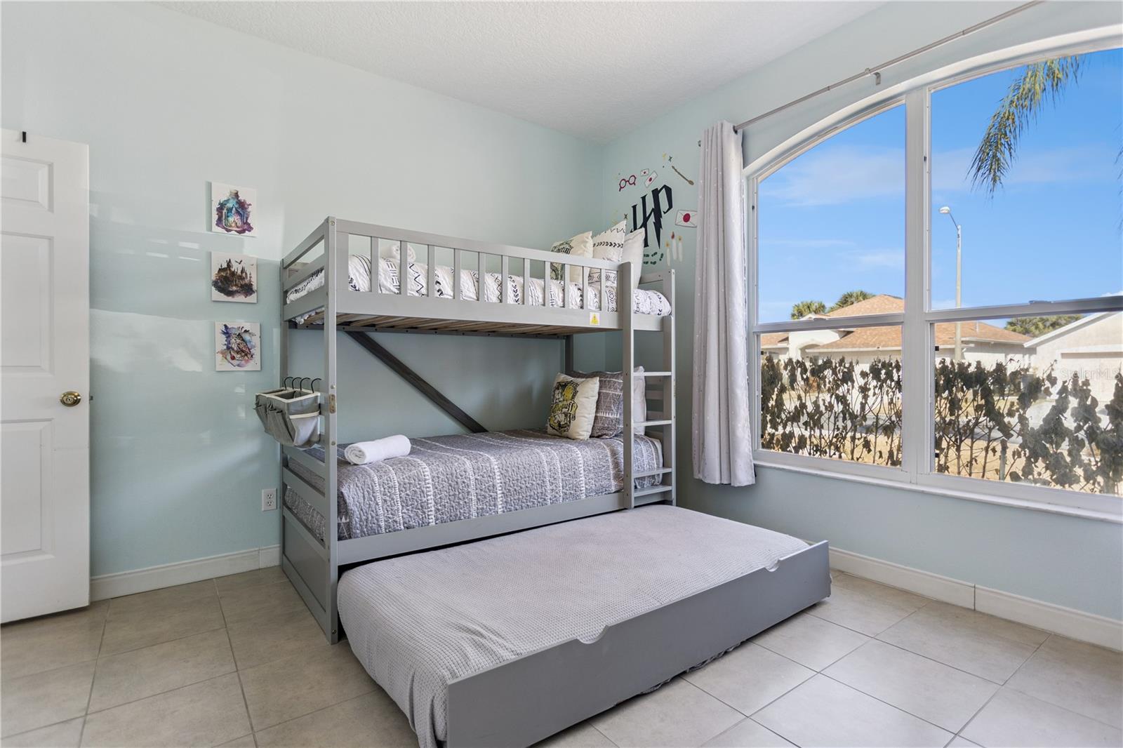 Image 22 of 33 For 511 Jaybee Avenue