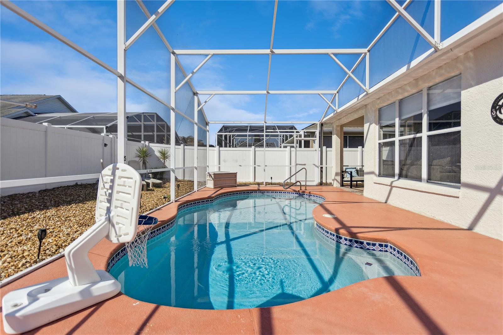 Image 28 of 33 For 511 Jaybee Avenue