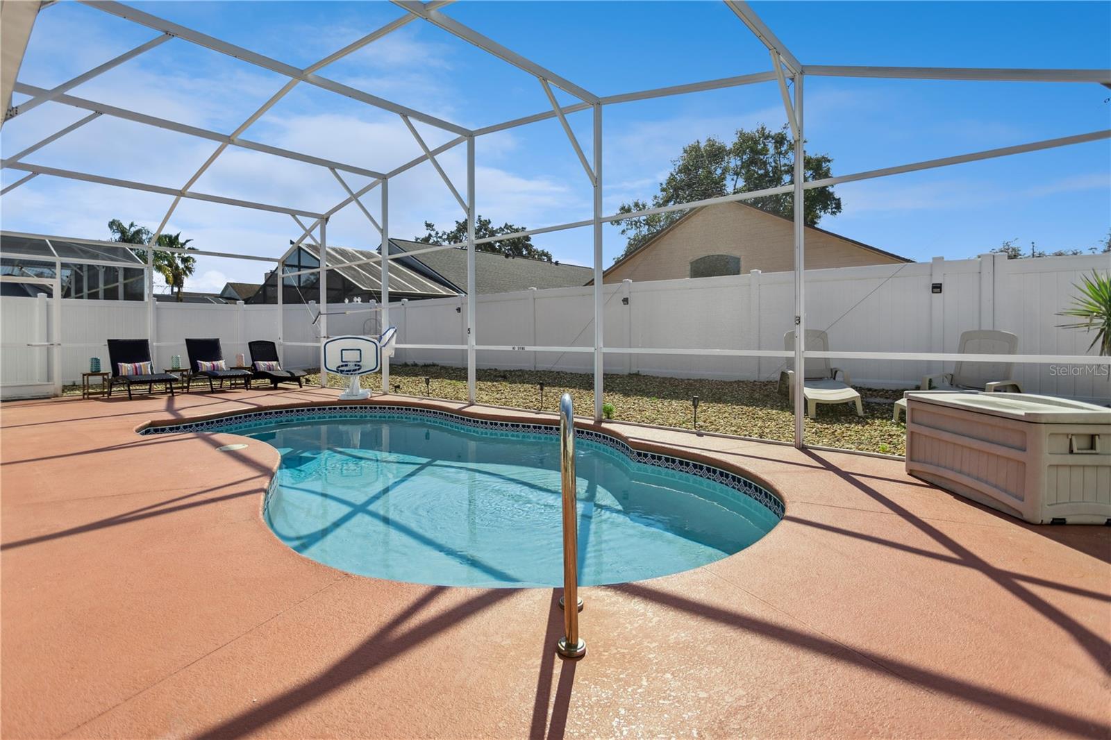 Image 29 of 33 For 511 Jaybee Avenue