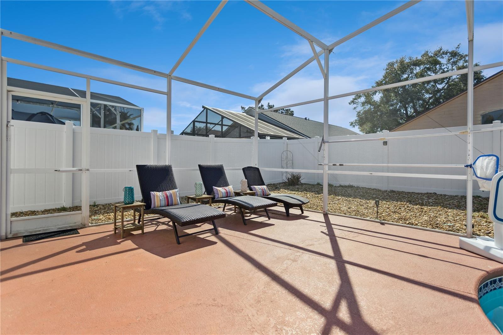 Image 30 of 33 For 511 Jaybee Avenue