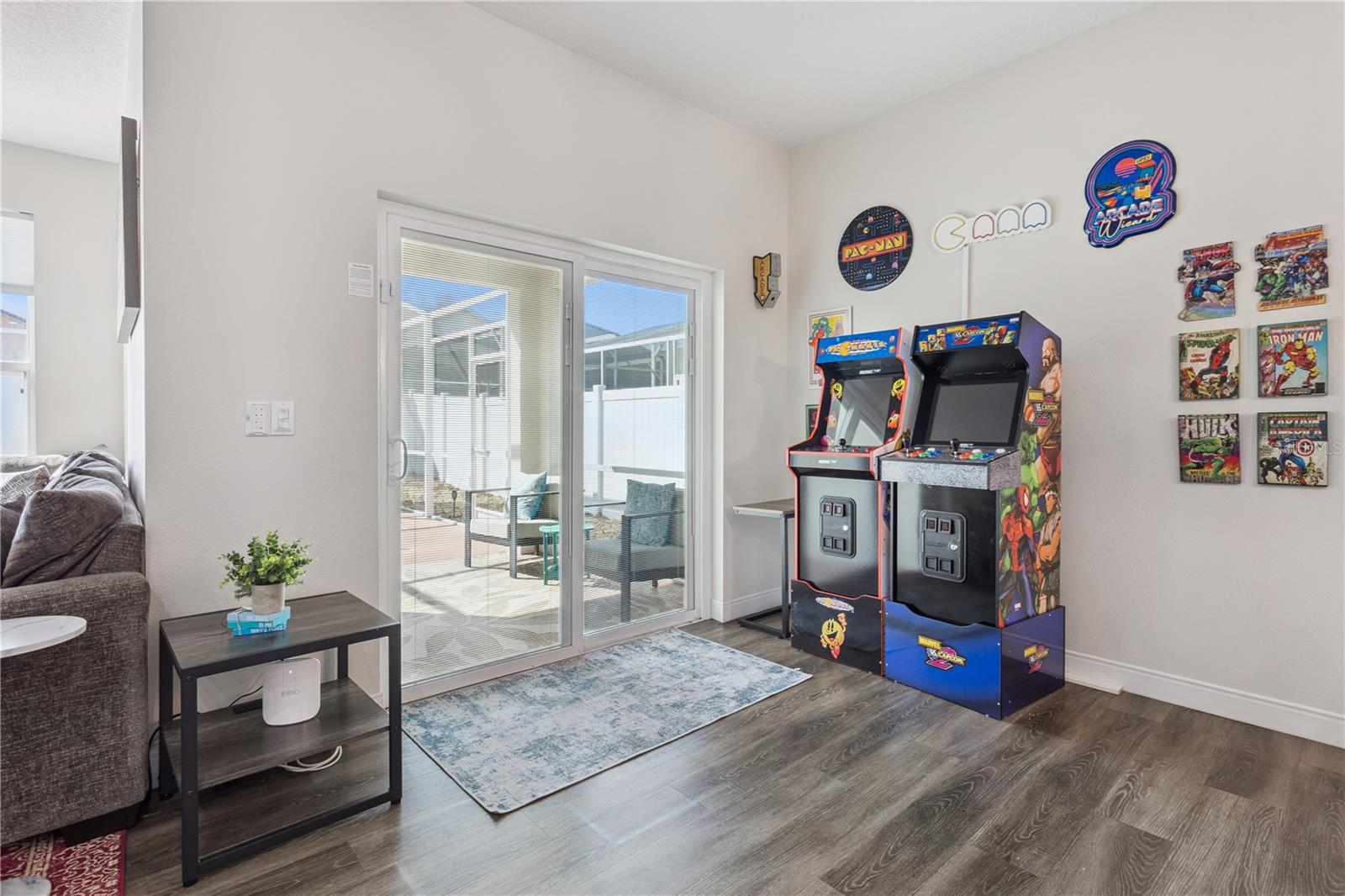 Image 7 of 33 For 511 Jaybee Avenue