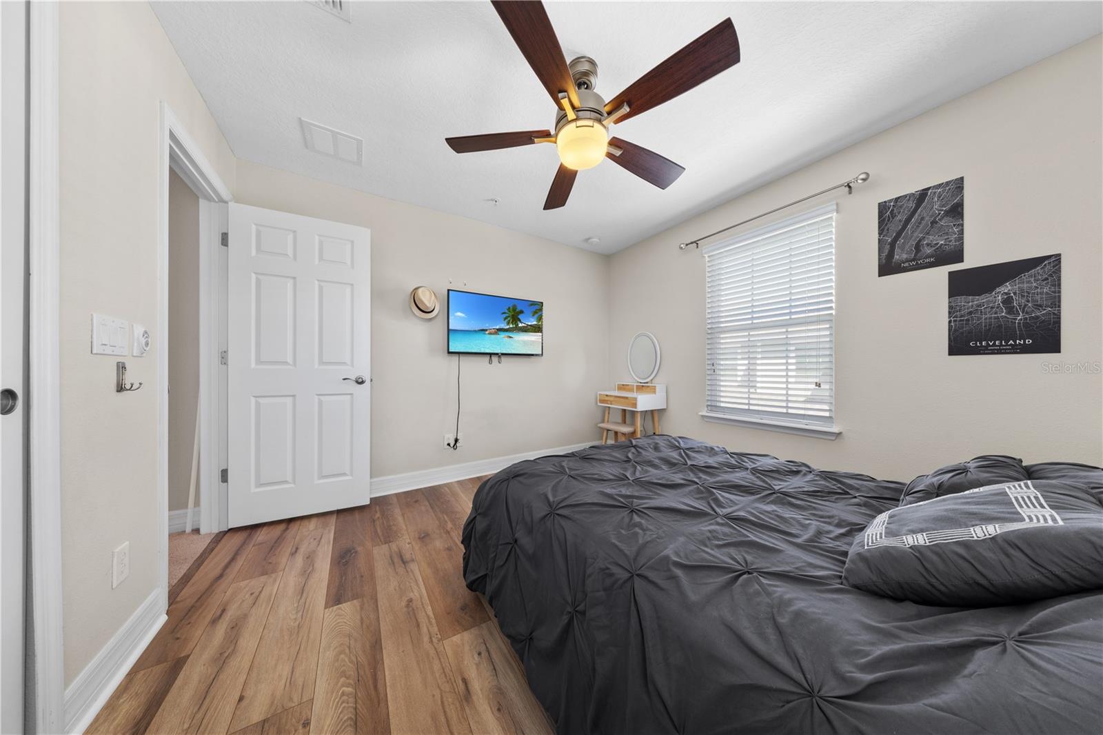 Image 31 of 49 For 1059 Cedar Bay