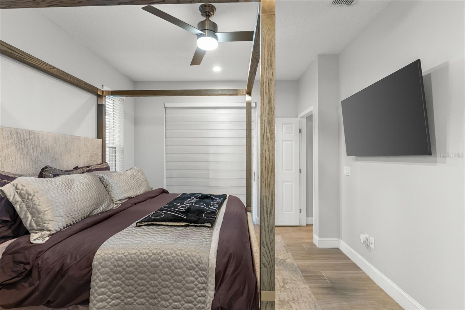 Image 23 of 44 For 1649 Golfside Village Court