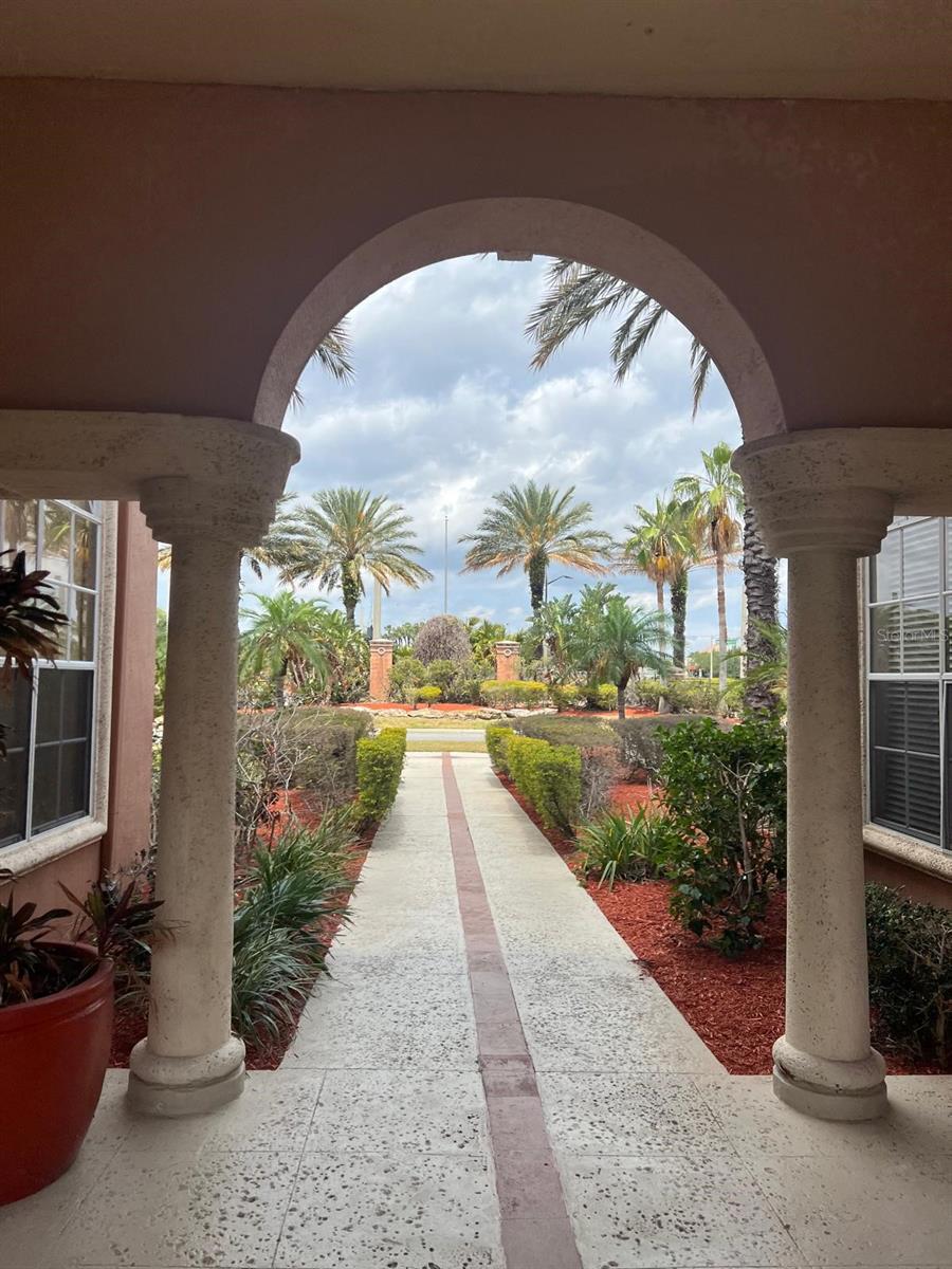 Image 27 of 28 For 5554 Metrowest Boulevard 4-310