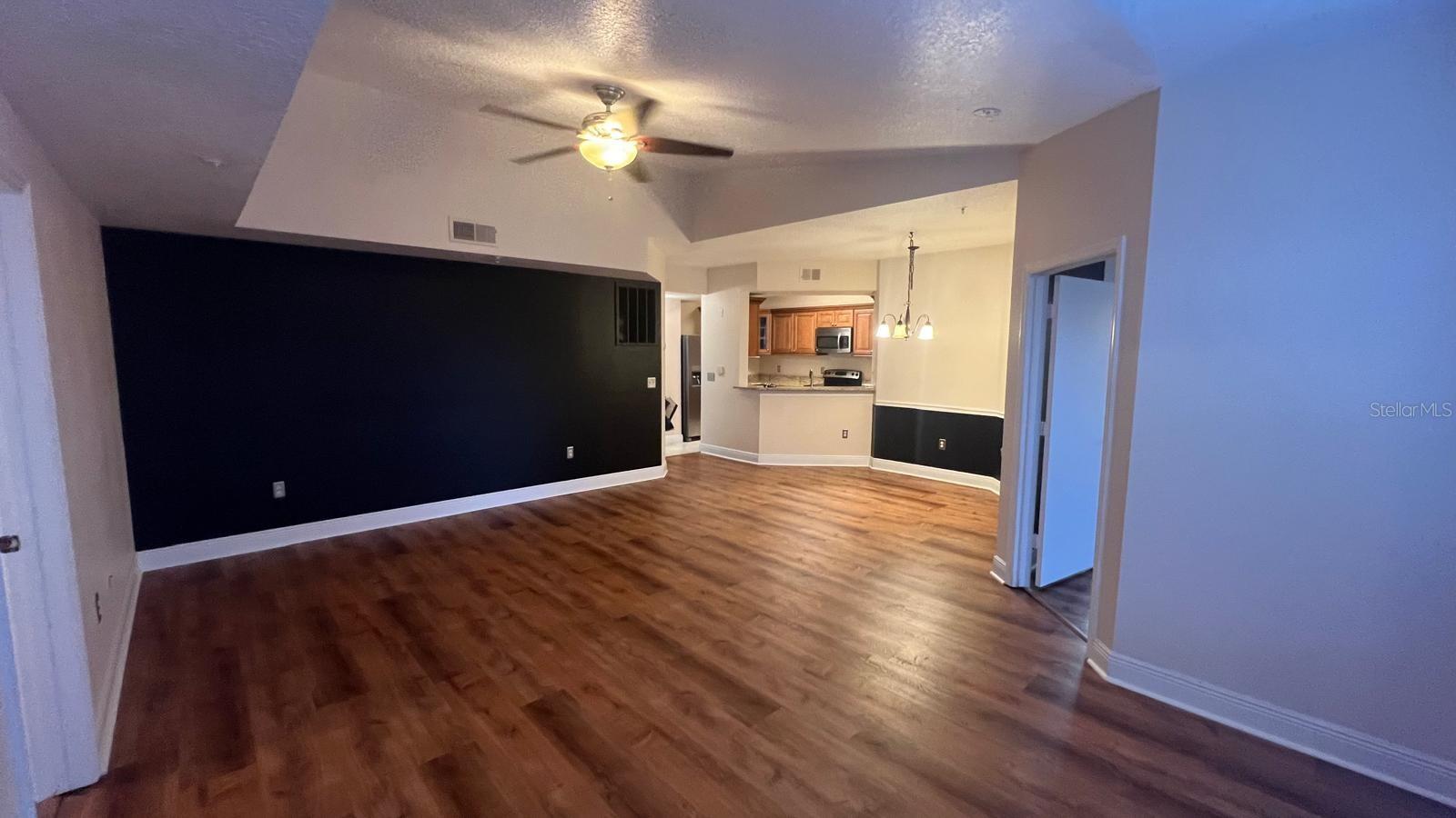 Image 7 of 28 For 5554 Metrowest Boulevard 4-310