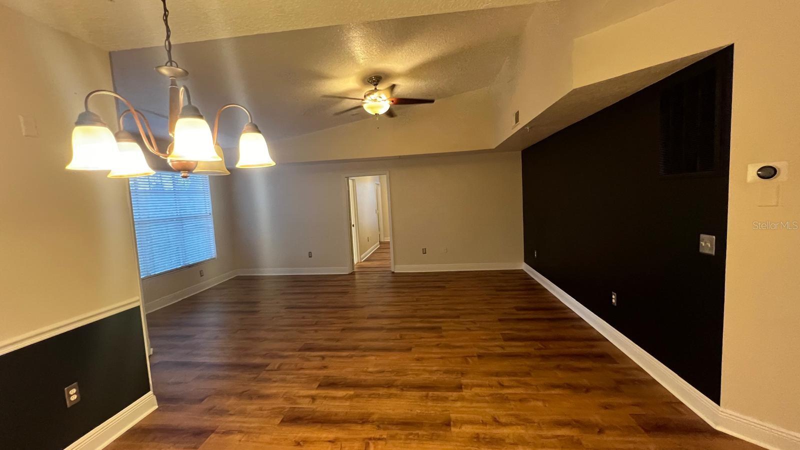 Image 9 of 28 For 5554 Metrowest Boulevard 4-310