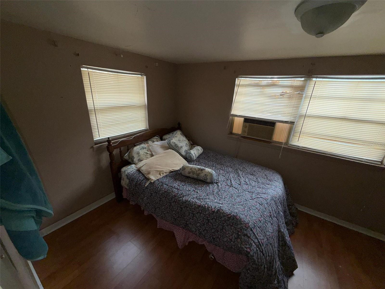 Image 14 of 21 For 5450 10th Street